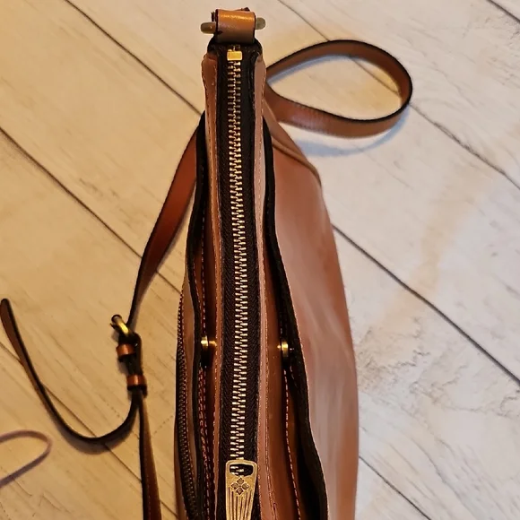 Patricia Nash Braydon Hobo Brown Leather Bag - Picture 5 of 16